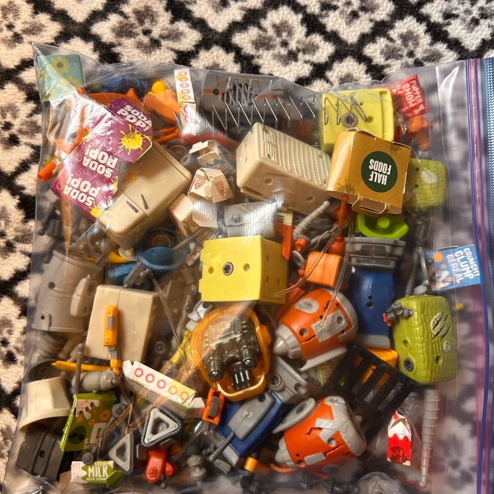 Junk Bots Colorful Action Figure Parts Set